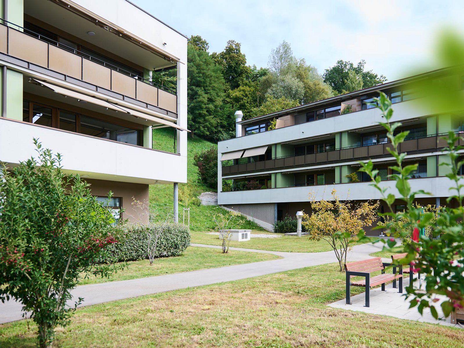 Gebäude und Garten des Landhaus Neuenegg an der Gartenstrasse