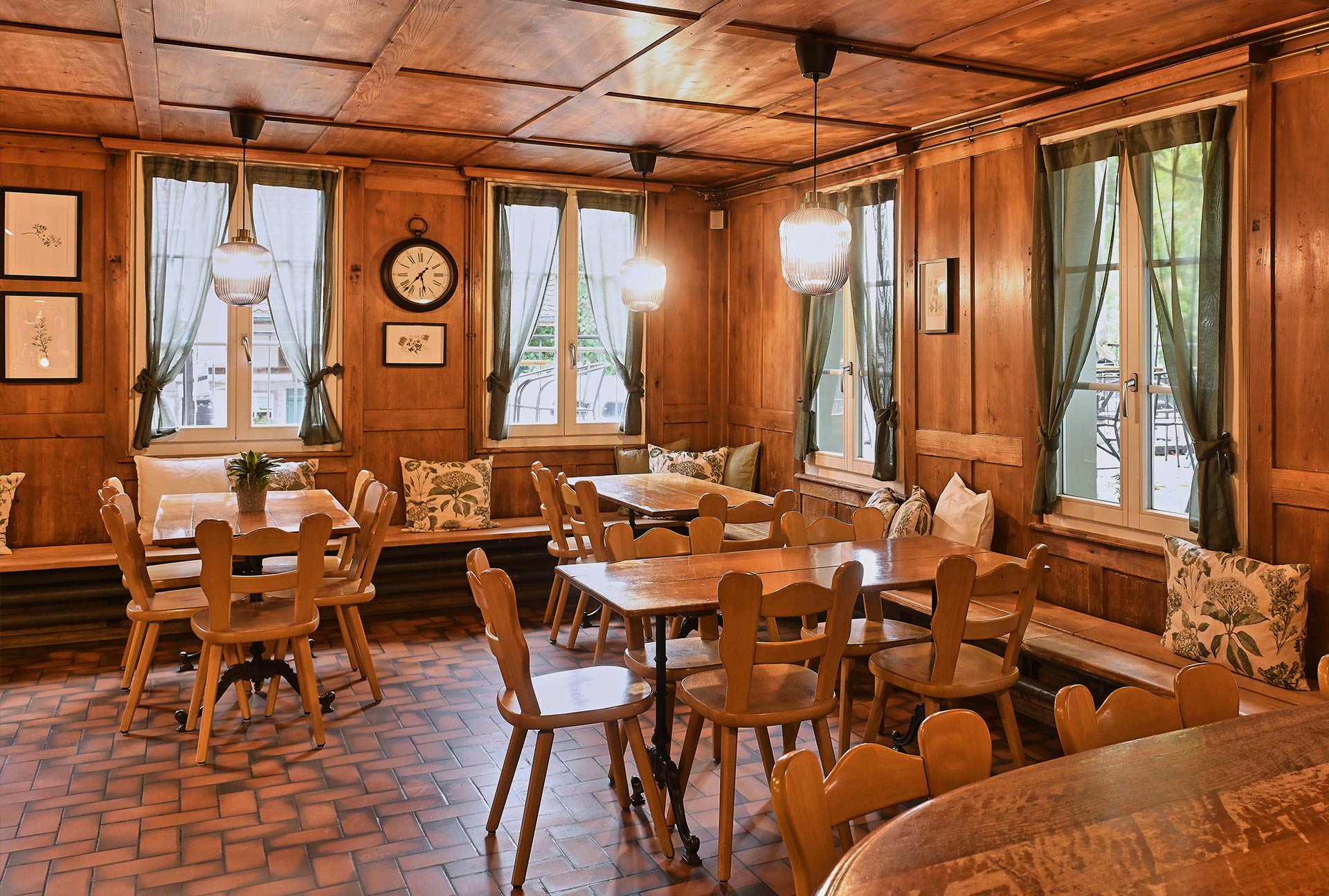 Blick in die gemütliche Gaststube vom Landgasthof Bären Frauenkappelen